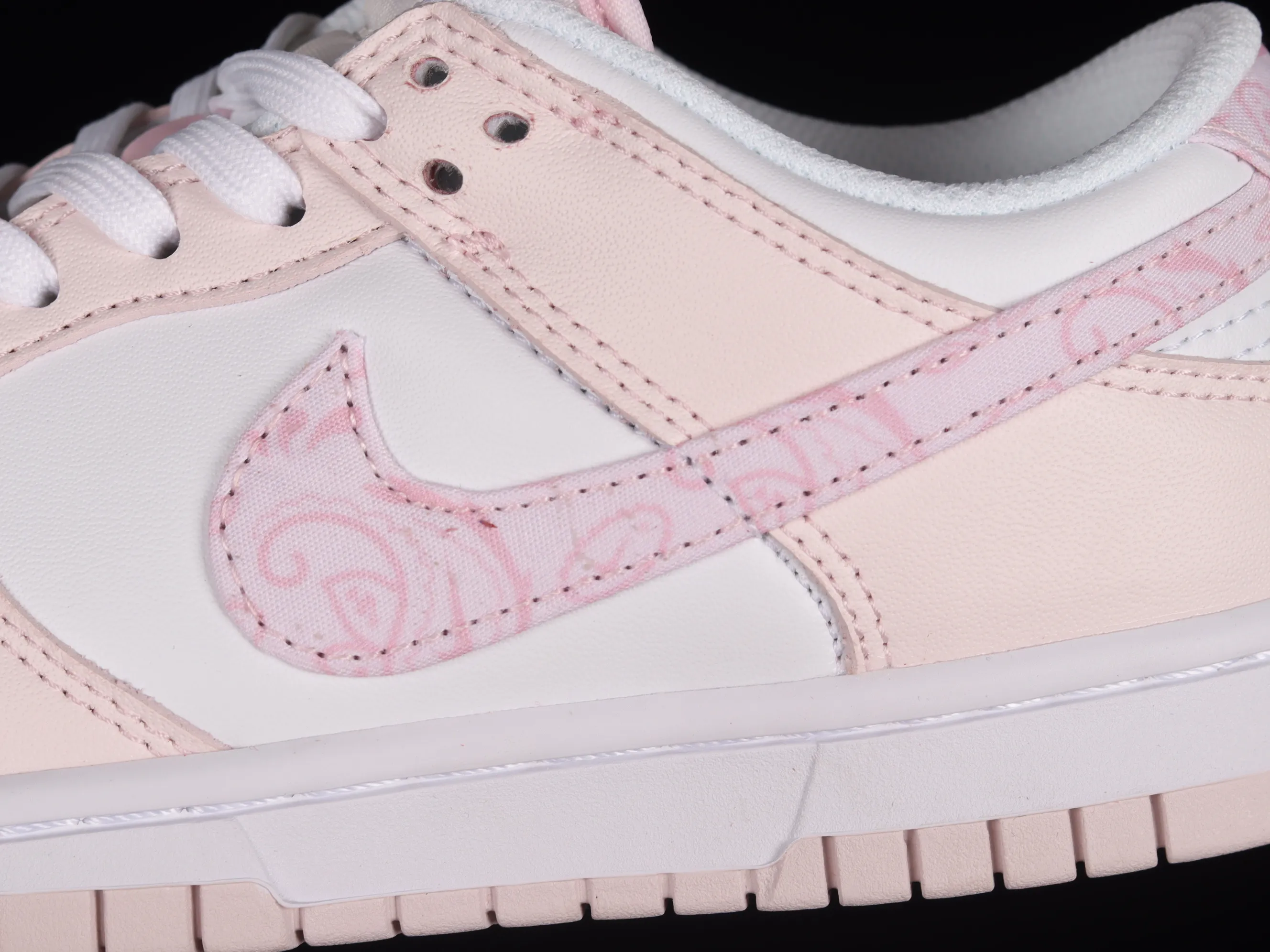 All Categories Nk SB Dunk Series Nk SB Dunk Low Low-top sneakers Cost-effective version Nk Dunk Low "Pink Paisley" Sakura pink SB low-top sports and leisure sneakers FD1449-100